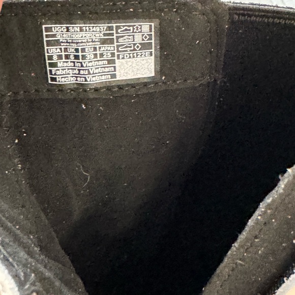 UGG Women's Cream and Black Winter Boots - Picture 7 of 14